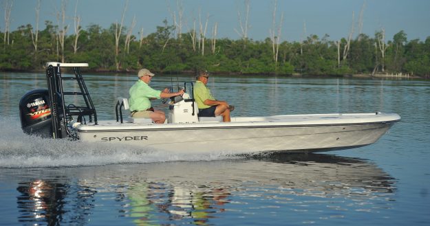 Spyder FX19 Flats Boat - Running